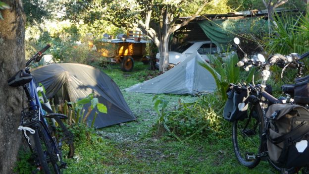acampar no quintal